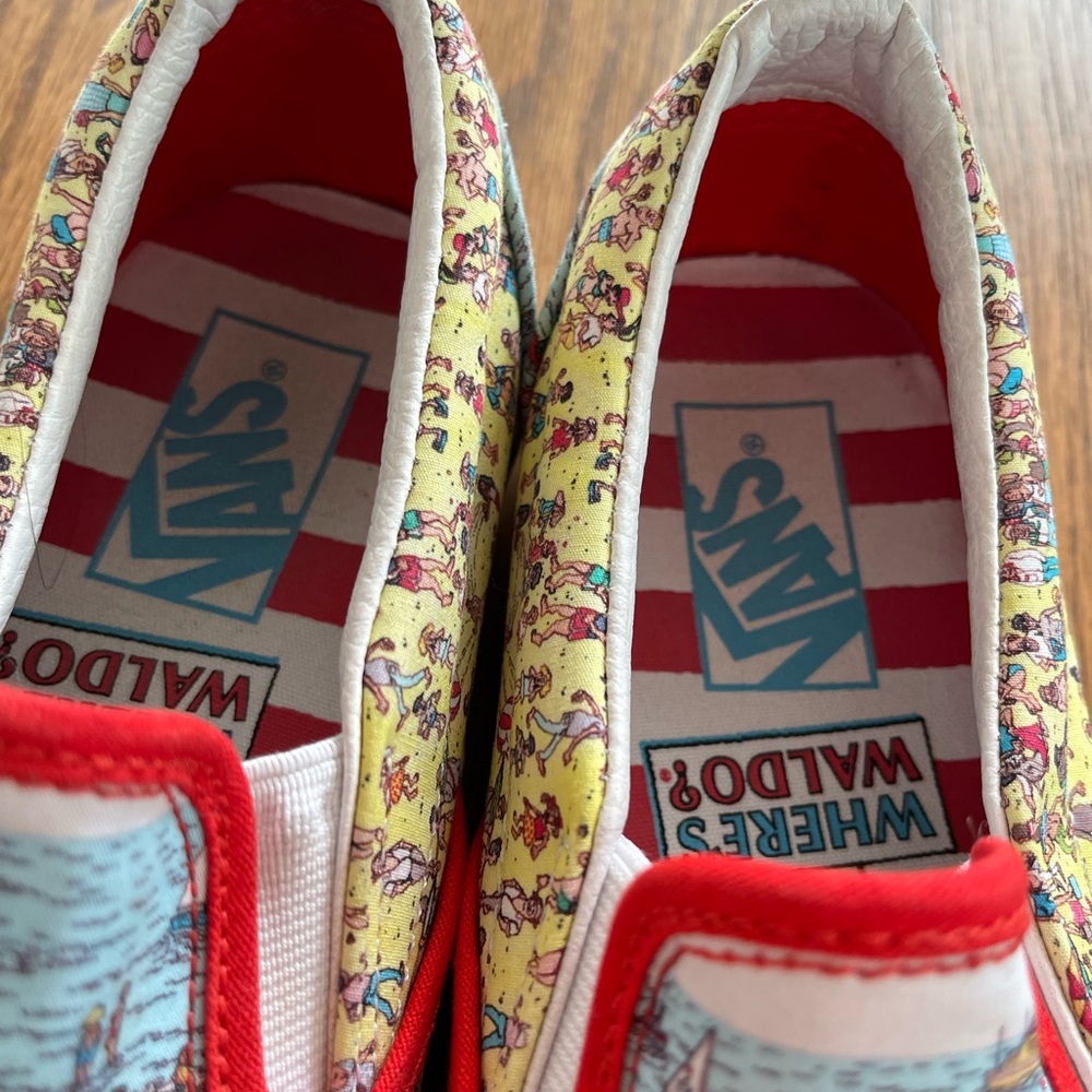 Vans X Where’s Waldo Beach Print Classic Slip On Shoes M 7/W 8.5 Find Steve - Picture 11 of 11